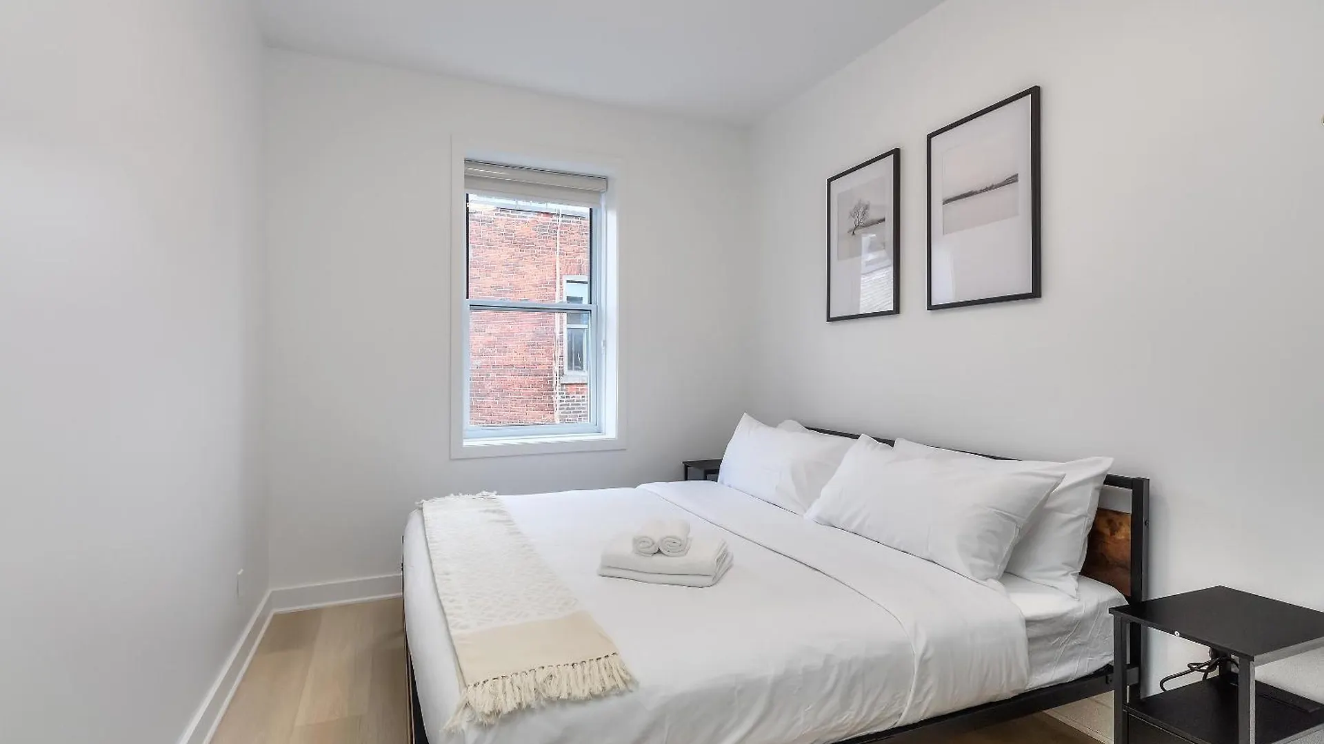 Magnificent Industrial Apartment Heart Of Downtown Montreal